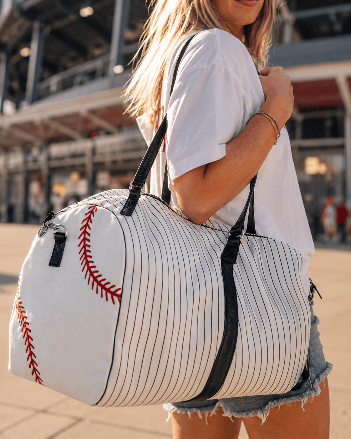 ILTEX Apparel Tote Bag Baseball White Black Duffel Bag